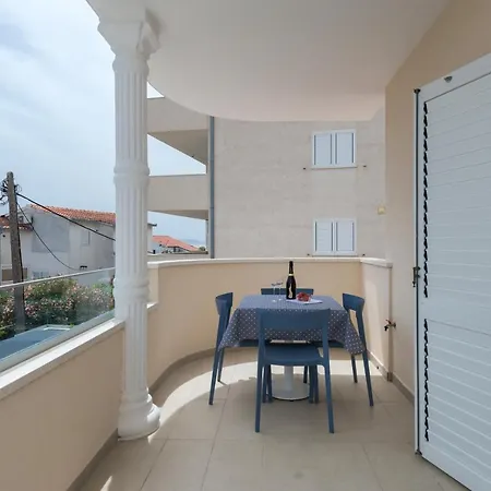 Lägenhet Spacious Modern Miljak - 1min To The Trogir