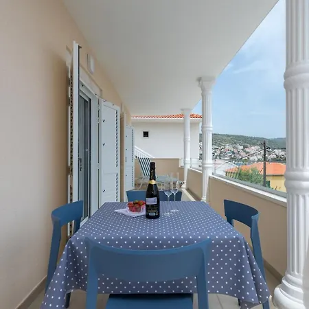 Spacious Modern Miljak - 1min To The 公寓