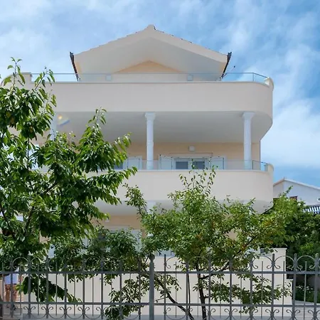 Spacious Modern Miljak - 1min To The Appartement *