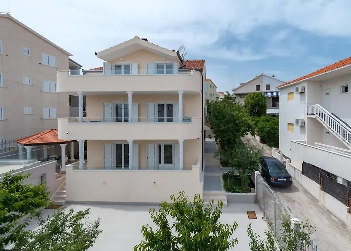 Lägenhet Spacious Modern Miljak - 1min To The Trogir