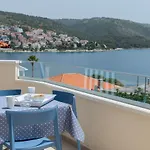 Appartamento Spacious Modern Miljak - 1min To The *