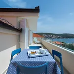 Spacious Modern Miljak - 1min To The