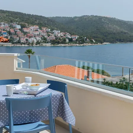 شقة Spacious Modern Miljak - 1min To The *