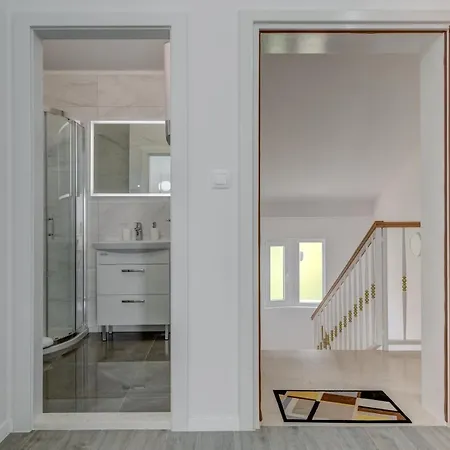 Spacious Modern Miljak - 1min To The *