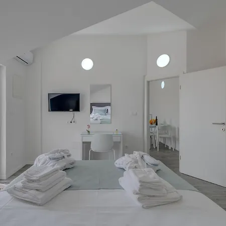 Spacious Modern Miljak - 1min To The