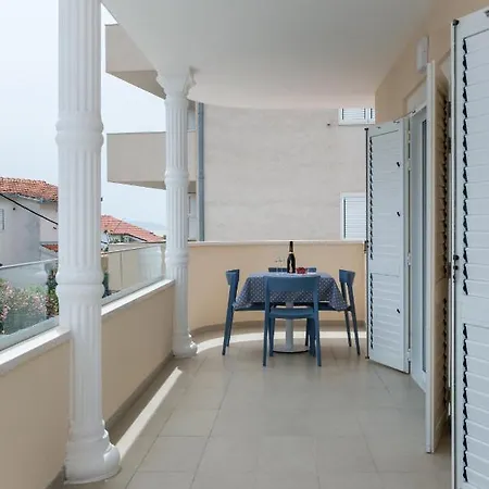 Spacious Modern Miljak - 1min To The