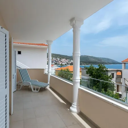 Spacious Modern Miljak - 1min To The Apartman *