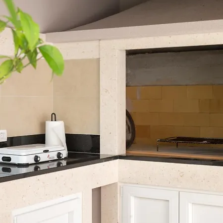 Spacious Modern Miljak - 1min To The