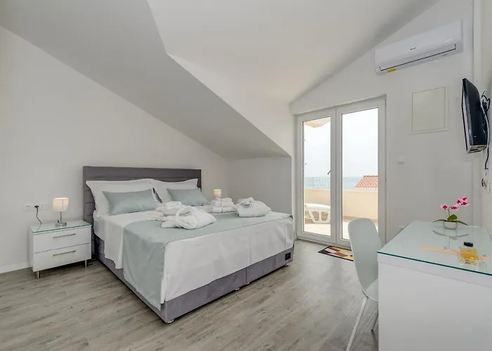 Spacious Modern Miljak - 1min To The דירה