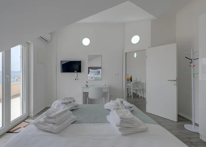 Spacious Modern Miljak - 1min To The