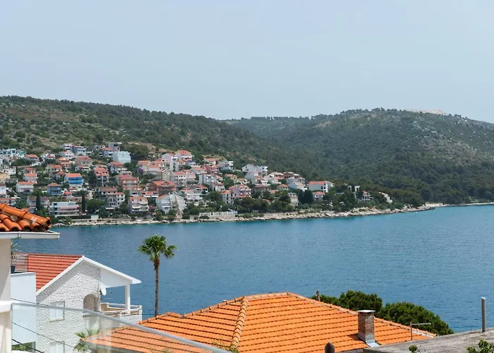 Spacious Modern Miljak - 1min To The דירה *