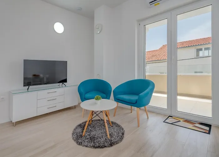 Spacious Modern Miljak - 1min To The Apartament Trogir