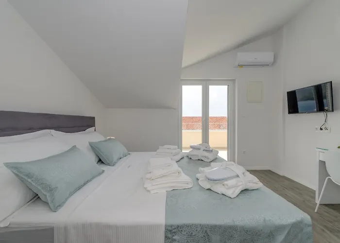 Spacious Modern Miljak - 1min To The דירה