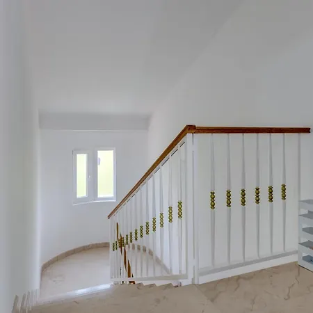 Apartamento Spacious Modern Miljak - 1min To The *